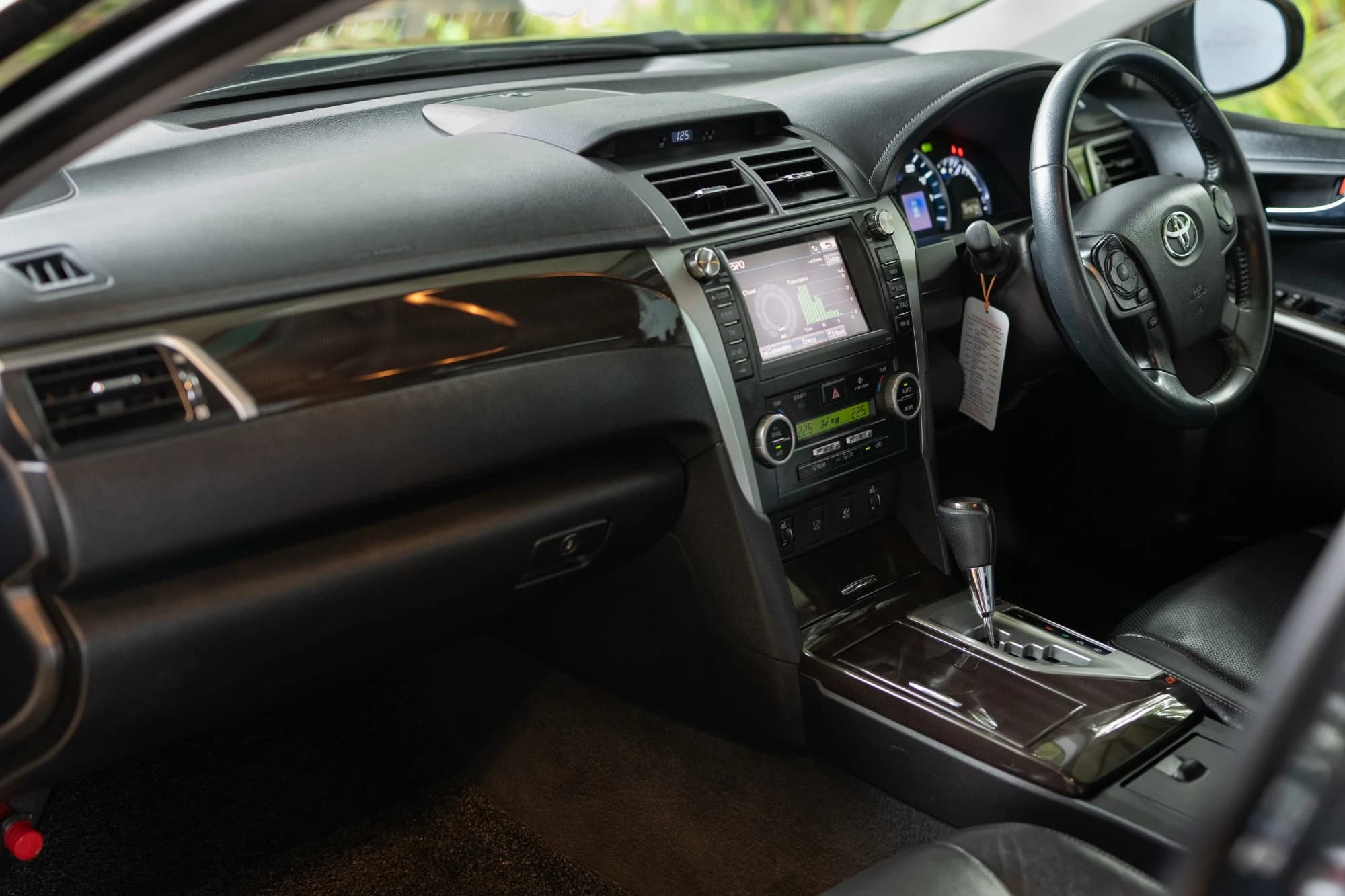 2013/14 Toyota Camry Hybrid Leather Package | 2500cc Hybrid | Sunroof | Full Toyota Lanka Service History - View 7