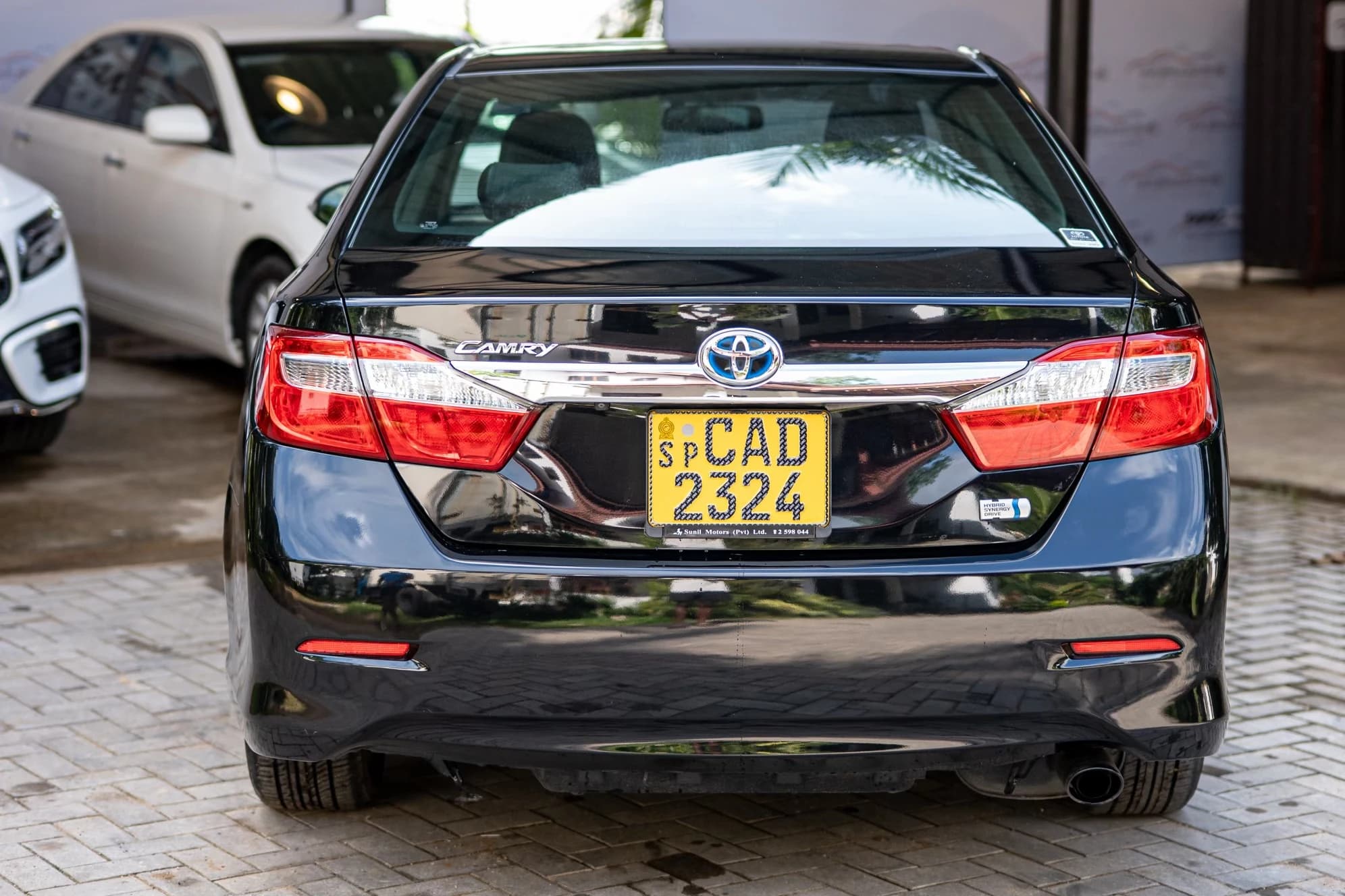 2013/14 Toyota Camry Hybrid Leather Package | 2500cc Hybrid | Sunroof | Full Toyota Lanka Service History - View 2