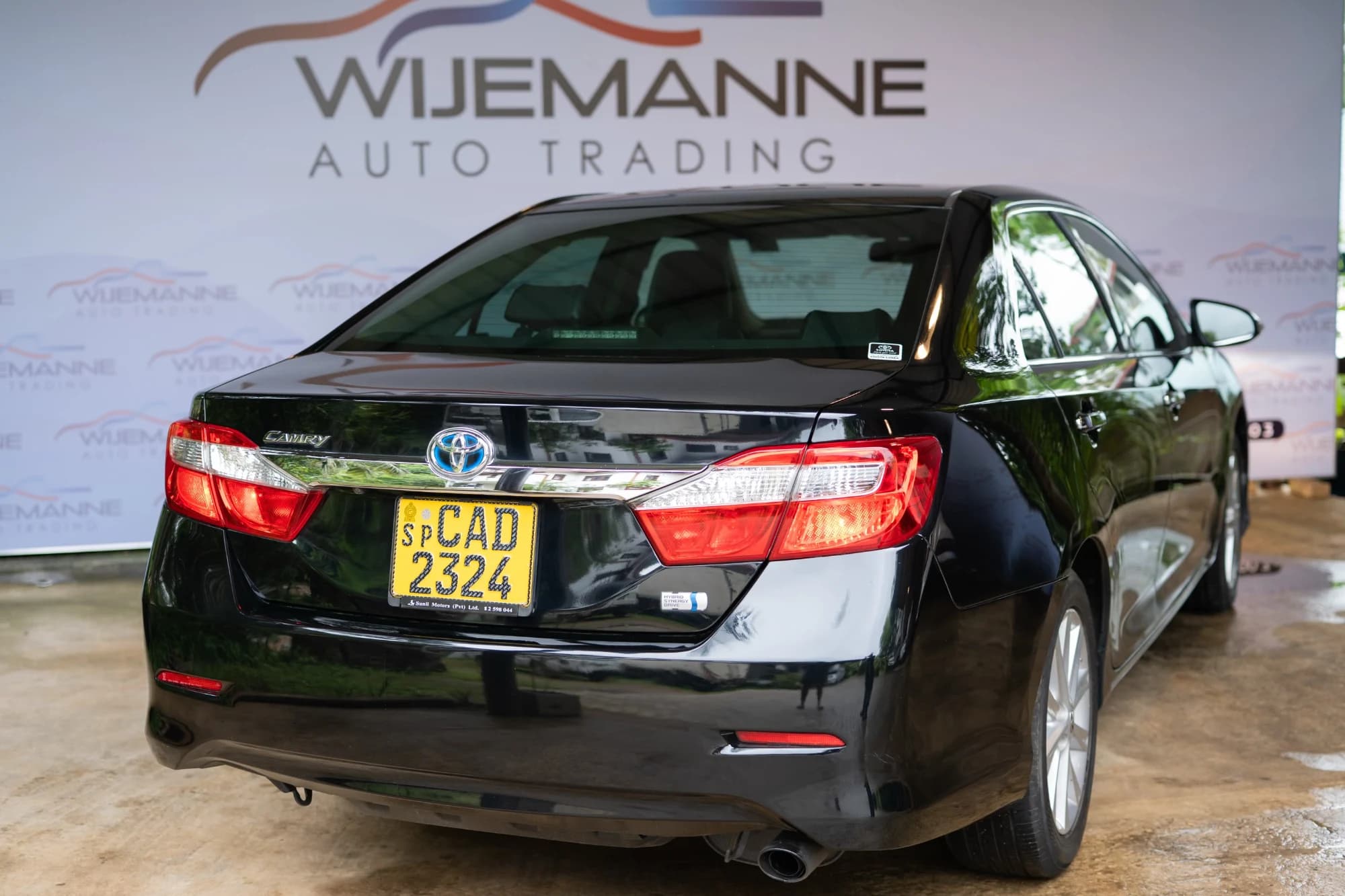2013/14 Toyota Camry Hybrid Leather Package | 2500cc Hybrid | Sunroof | Full Toyota Lanka Service History - View 12