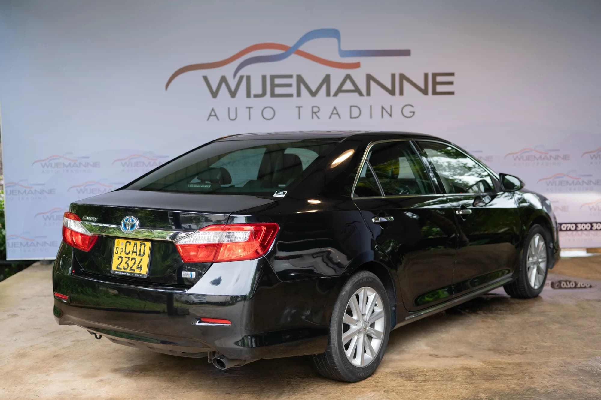 2013/14 Toyota Camry Hybrid Leather Package | 2500cc Hybrid | Sunroof | Full Toyota Lanka Service History - View 8