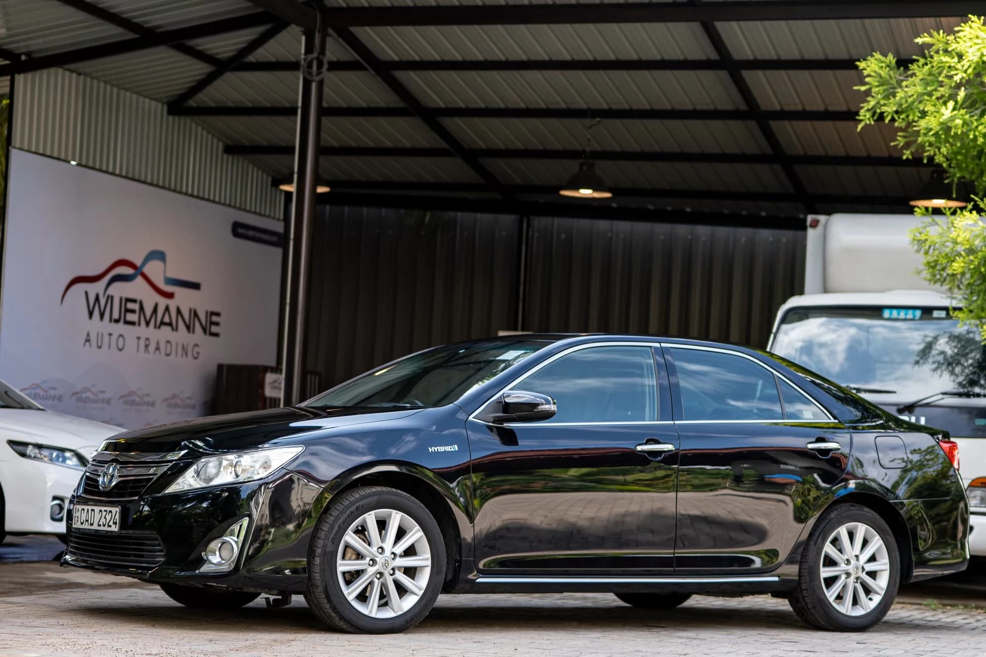 2013/14 Toyota Camry Hybrid Leather Package | 2500cc Hybrid | Sunroof | Full Toyota Lanka Service History - View 10