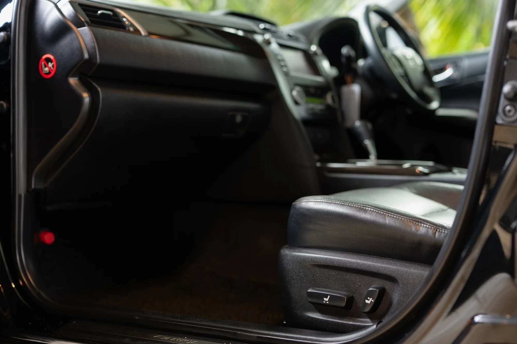 2013/14 Toyota Camry Hybrid Leather Package | 2500cc Hybrid | Sunroof | Full Toyota Lanka Service History - View 4