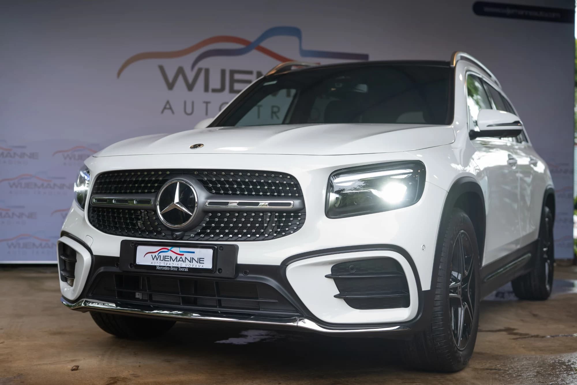 2025 Mercedes-Benz GLB200 AMG Premium Plus