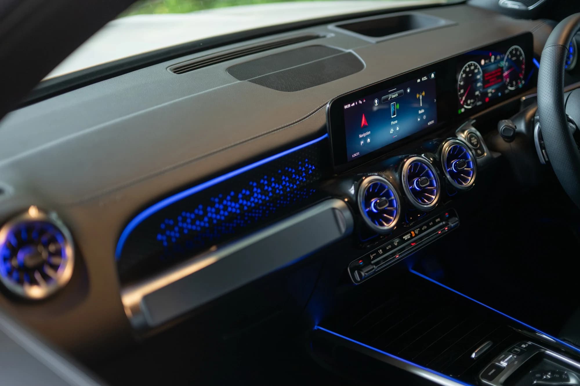 Mercedes-Benz GLB200 AMG Premium Plus | Highest Specification | 7-Seater - View 9